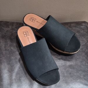 Bzees Women's Black Open-Toe Mules